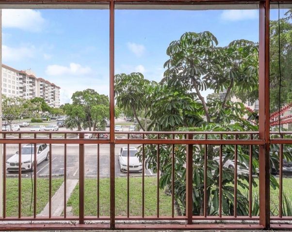 4174 Inverrary Dr 202, Lauderhill, FL 33319