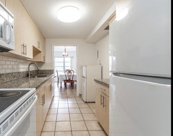 4174 Inverrary Dr 202, Lauderhill, FL 33319