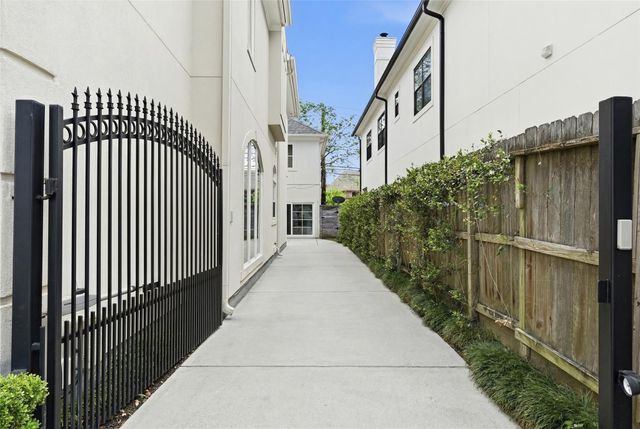 4923 Palmetto Street, Bellaire, TX 77401