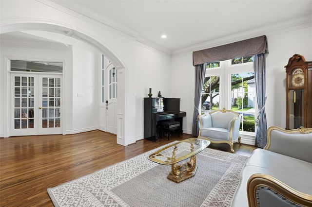 4923 Palmetto Street, Bellaire, TX 77401