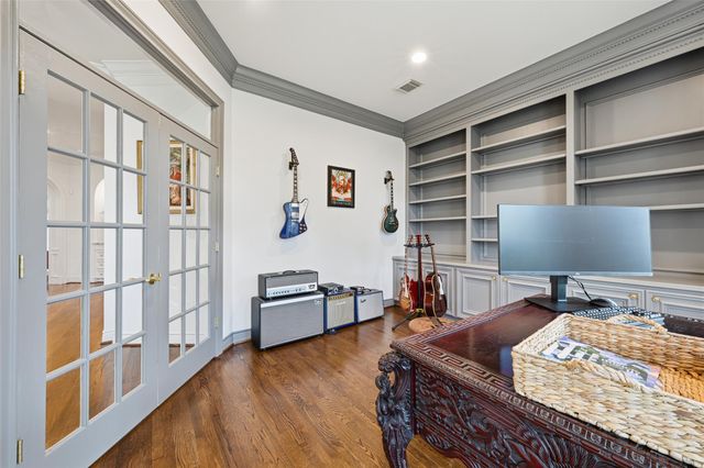 4923 Palmetto Street, Bellaire, TX 77401