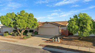 10131 E Hummingbird Meadow Way, Tucson, AZ 85747