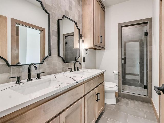 2508 Kingdom Lane, Yukon, OK 73099