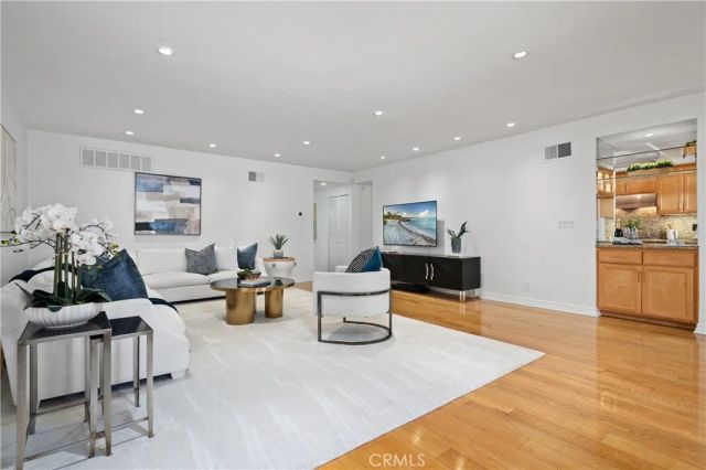 11687 Bellagio 12, Los Angeles, CA 90049