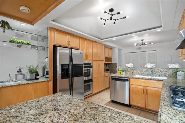 11687 Bellagio 12, Los Angeles, CA 90049