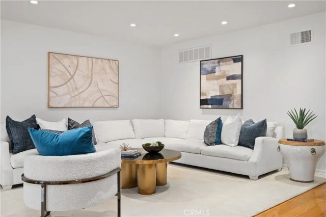 11687 Bellagio 12, Los Angeles, CA 90049