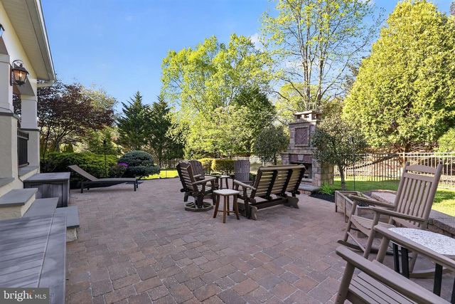 1805 COLD SPRINGS DR, West Chester, PA 19382