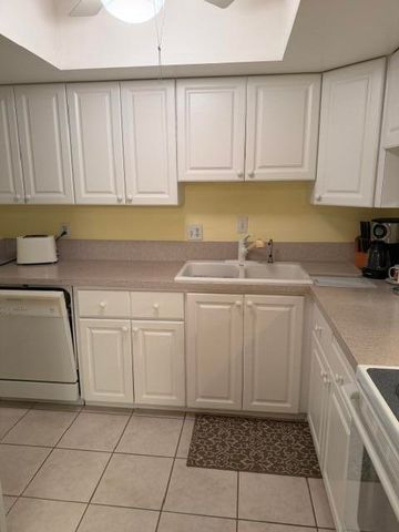 899 SE 2nd Avenue 206, Deerfield Beach, FL 33441