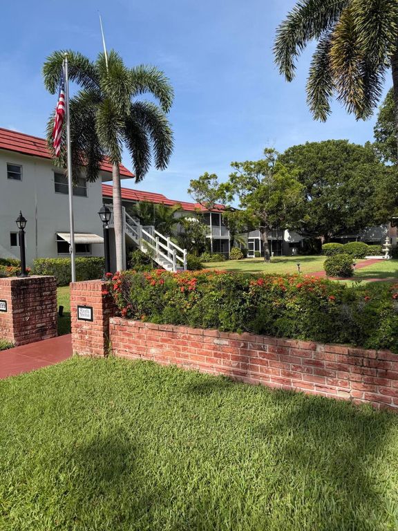 899 SE 2nd Avenue 206, Deerfield Beach, FL 33441