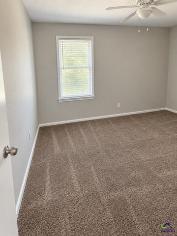 108 Lancelot Court, Warner Robins, GA 31093