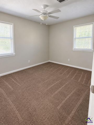 108 Lancelot Court, Warner Robins, GA 31093
