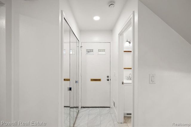 3403 Crooks Road, Royal Oak, MI 48073