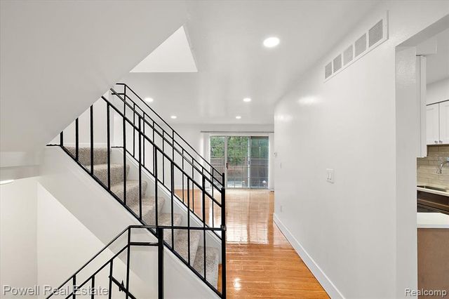 3403 Crooks Road, Royal Oak, MI 48073