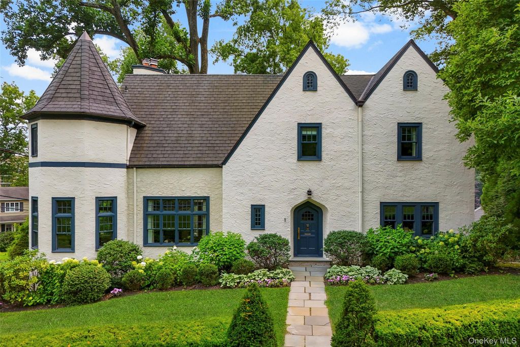1 Huguenot Drive, Larchmont, NY 10538 — exterior