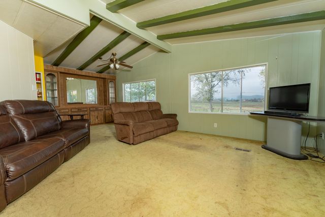 32267 Avenue 176, Springville, CA 93265