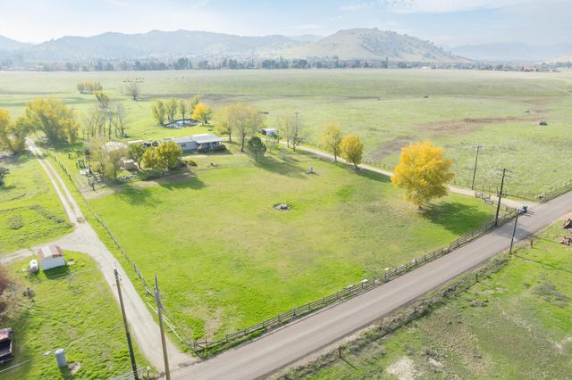 32267 Avenue 176, Springville, CA 93265