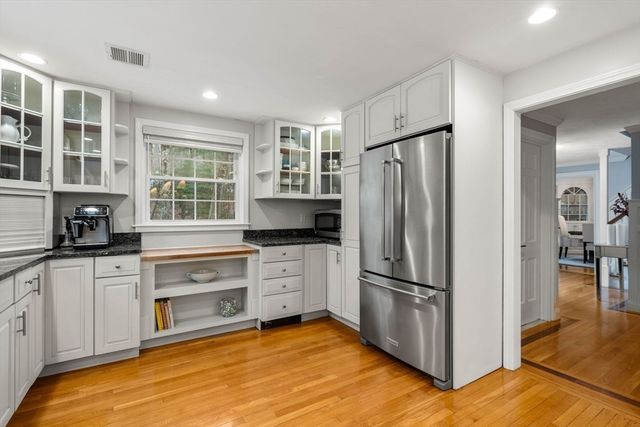 25 Cedar Hill Rd, Dover, MA 02030