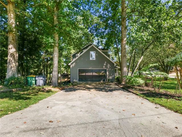 5750 Princeton Oaks Drive, Buford, GA 30518