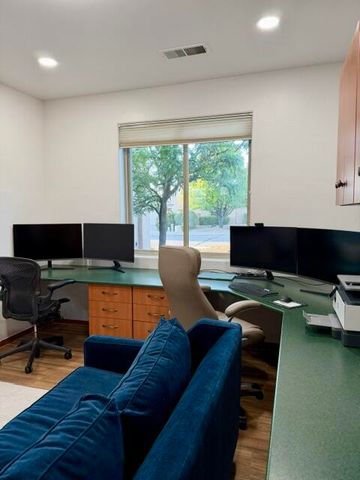 7312 Hawthorn Avenue NE, Albuquerque, NM 87113