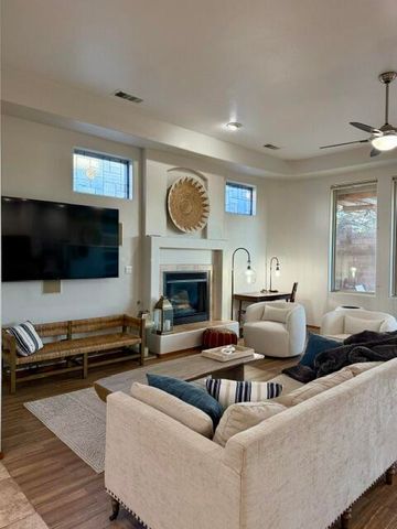 7312 Hawthorn Avenue NE, Albuquerque, NM 87113
