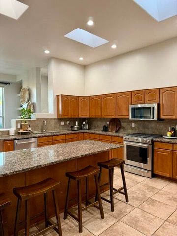 7312 Hawthorn Avenue NE, Albuquerque, NM 87113