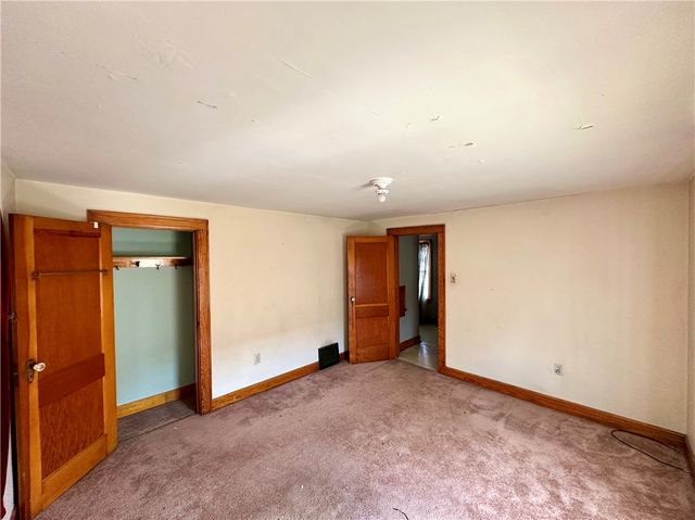 211 Hickory Way, Ellwood City, PA 16117