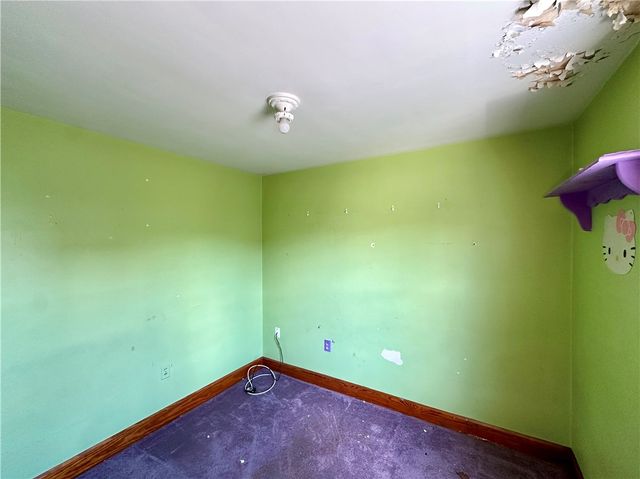 211 Hickory Way, Ellwood City, PA 16117