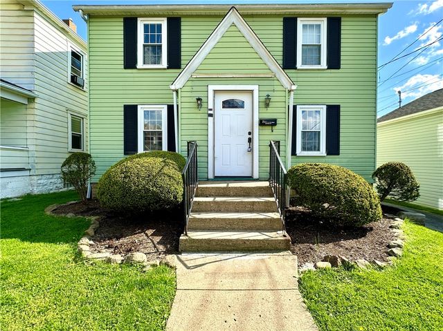 211 Hickory Way, Ellwood City, PA 16117