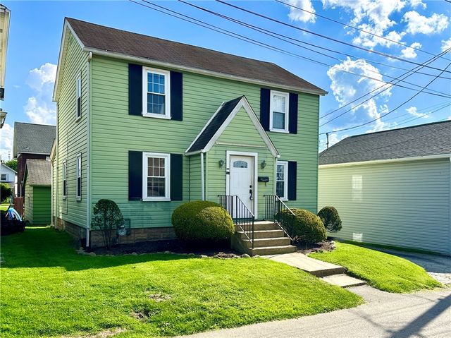 211 Hickory Way, Ellwood City, PA 16117