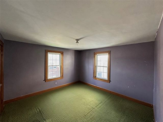 211 Hickory Way, Ellwood City, PA 16117