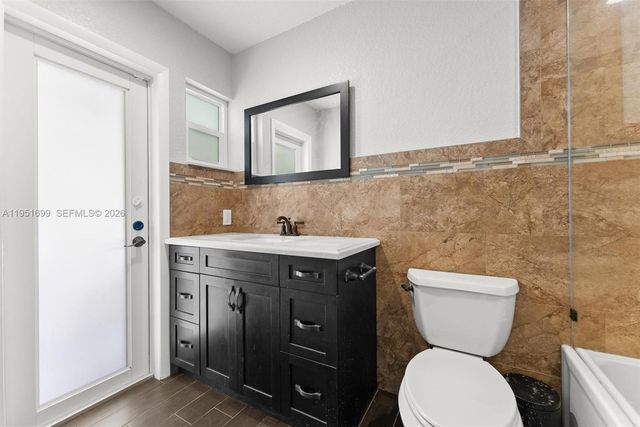 7400 NW 15th St, Plantation, FL 33313