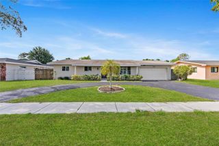 7400 NW 15th St, Plantation, FL 33313