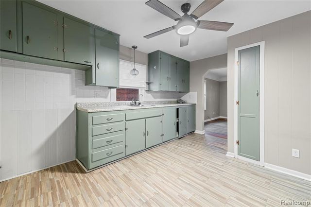 7169 Ziegler Street, Taylor, MI 48180