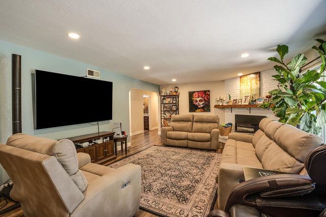 2236 Idaho Ave, Stockton, CA 95204