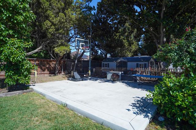 2236 Idaho Ave, Stockton, CA 95204