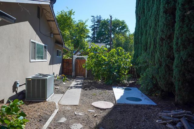 2236 Idaho Ave, Stockton, CA 95204