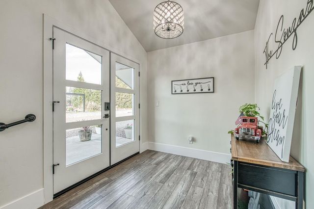 11735 E Santa Ana Avenue, Clovis, CA 93619