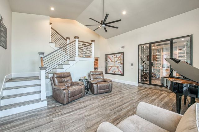 11735 E Santa Ana Avenue, Clovis, CA 93619