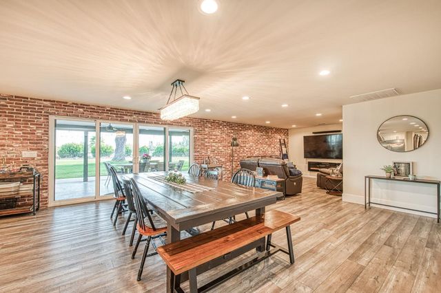 11735 E Santa Ana Avenue, Clovis, CA 93619