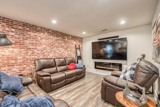 11735 E Santa Ana Avenue, Clovis, CA 93619