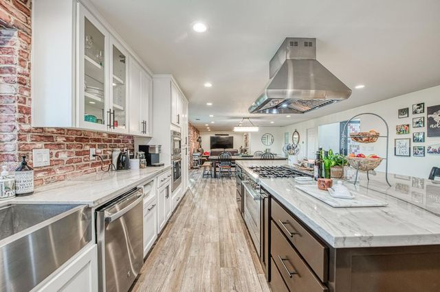 11735 E Santa Ana Avenue, Clovis, CA 93619