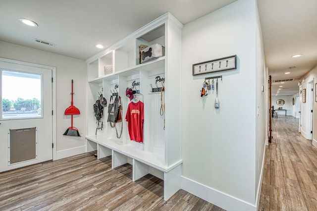 11735 E Santa Ana Avenue, Clovis, CA 93619