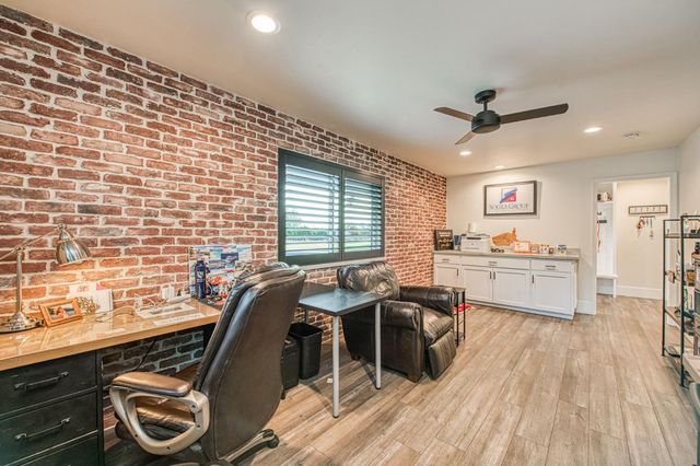 11735 E Santa Ana Avenue, Clovis, CA 93619