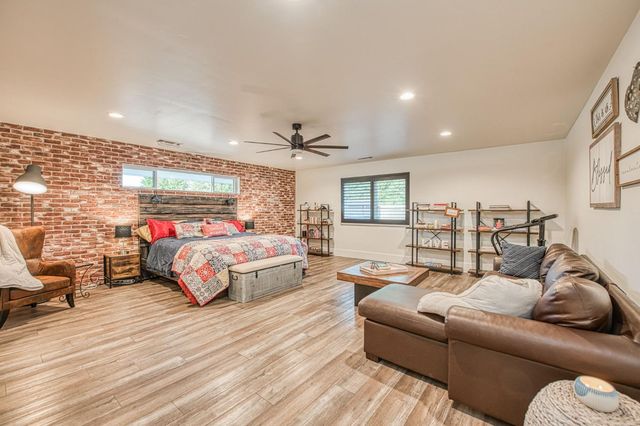 11735 E Santa Ana Avenue, Clovis, CA 93619