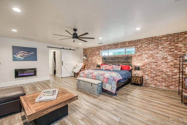 11735 E Santa Ana Avenue, Clovis, CA 93619