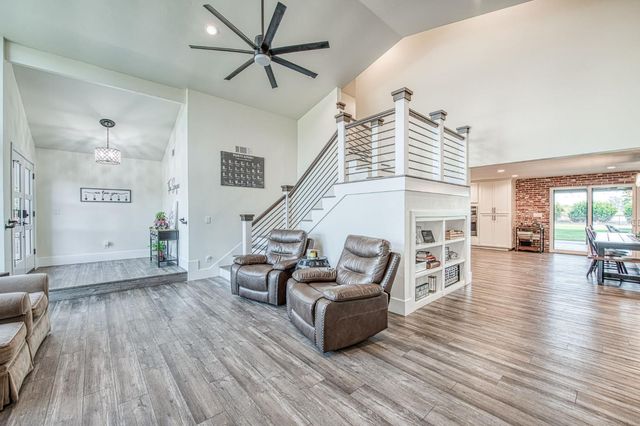 11735 E Santa Ana Avenue, Clovis, CA 93619