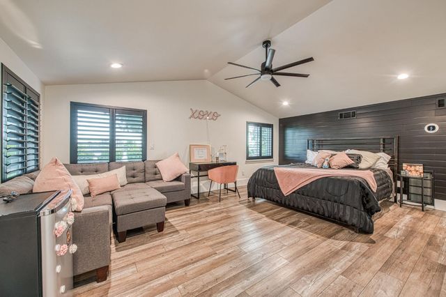 11735 E Santa Ana Avenue, Clovis, CA 93619