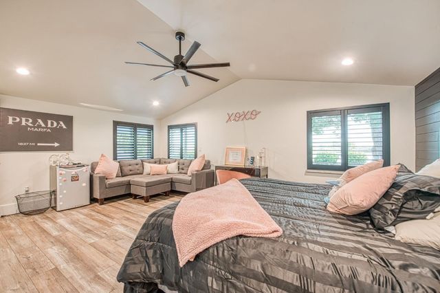 11735 E Santa Ana Avenue, Clovis, CA 93619