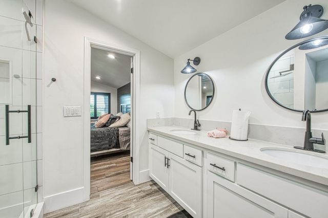 11735 E Santa Ana Avenue, Clovis, CA 93619