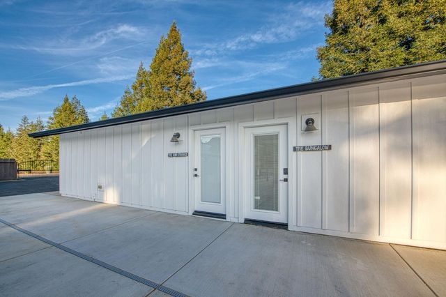 11735 E Santa Ana Avenue, Clovis, CA 93619